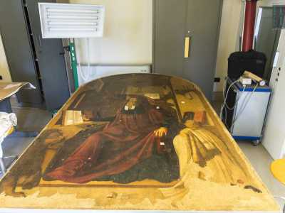 Ma quella che pi� ci colpisce � un�imponente tavola raffigurante San Girolamo nel suo studio con un leone e una terza figura di spalle, probabilmente il committente: proviene dalla Basilica di San Nicola